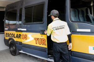 Prefeitura de Cambé regulamenta transporte escolar privado a partir de 2026